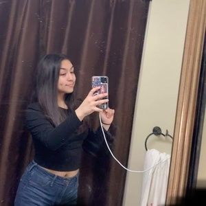 Meet your Posher, Abigail